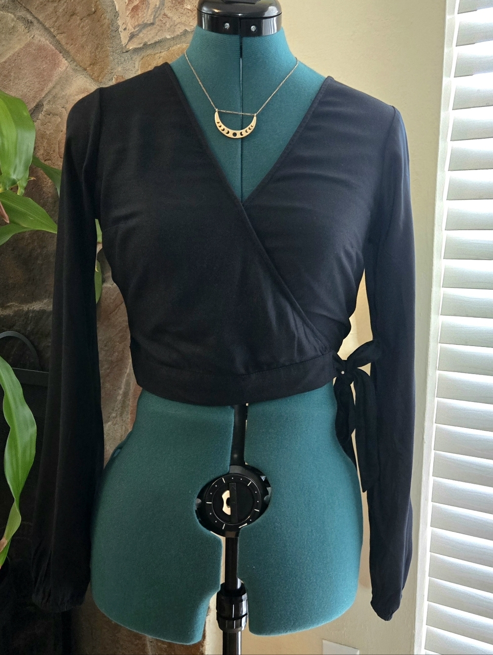Hollister Beachy Witch Crop Blouse